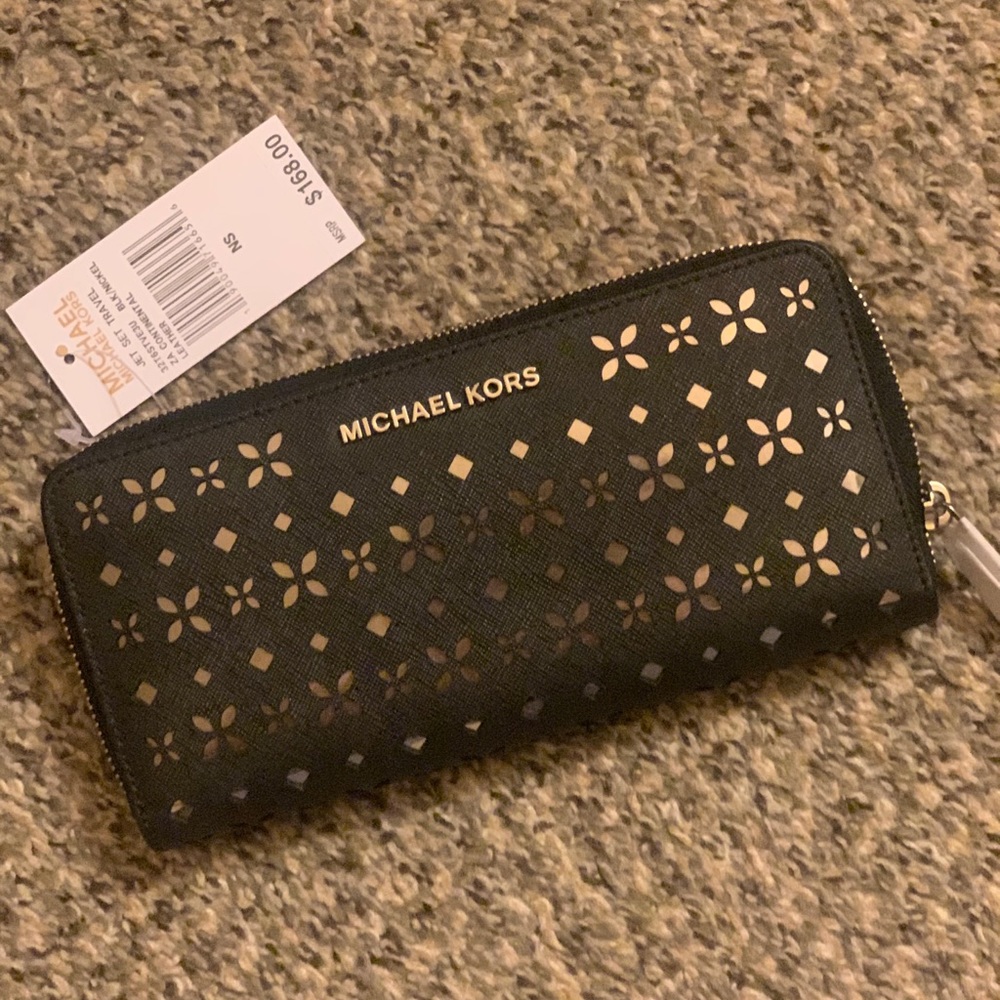 Michael Kors Jet Set Travel Wallet